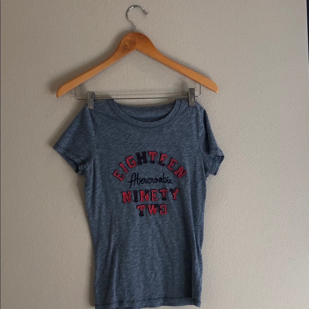 Abercrombie super comfy t shirt!